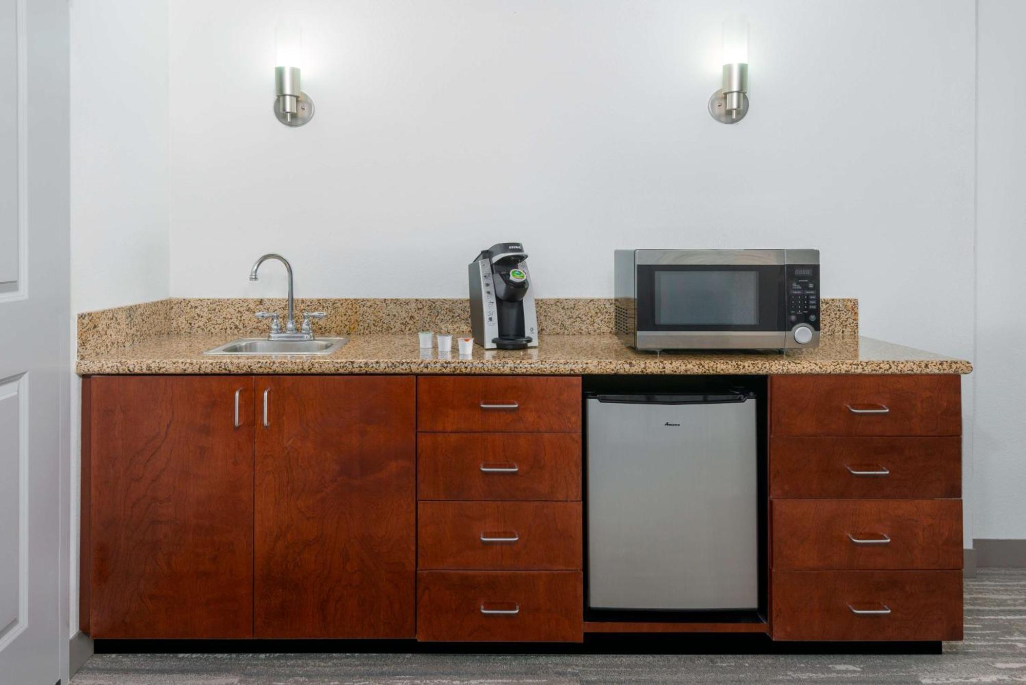 Hilton Garden Inn Tampa Riverview Brandon Zewnętrze zdjęcie